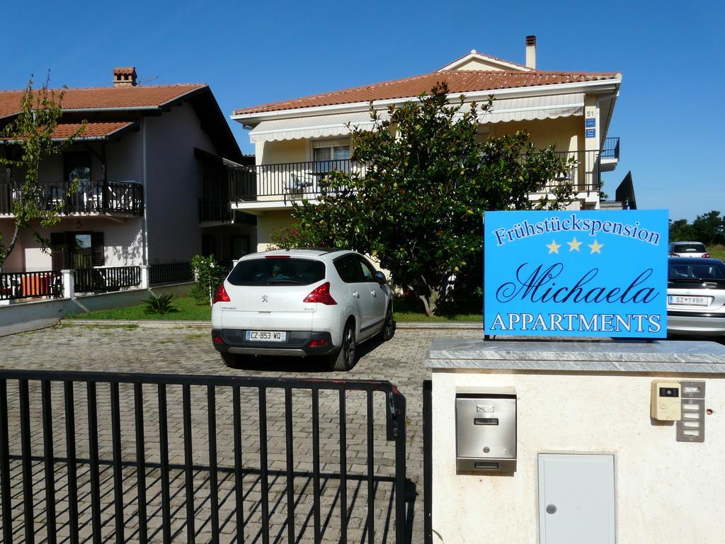 Apartments And Rooms Michaela Fazana Exterior photo