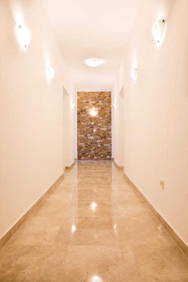 Apartments And Rooms Michaela Fazana Exterior photo